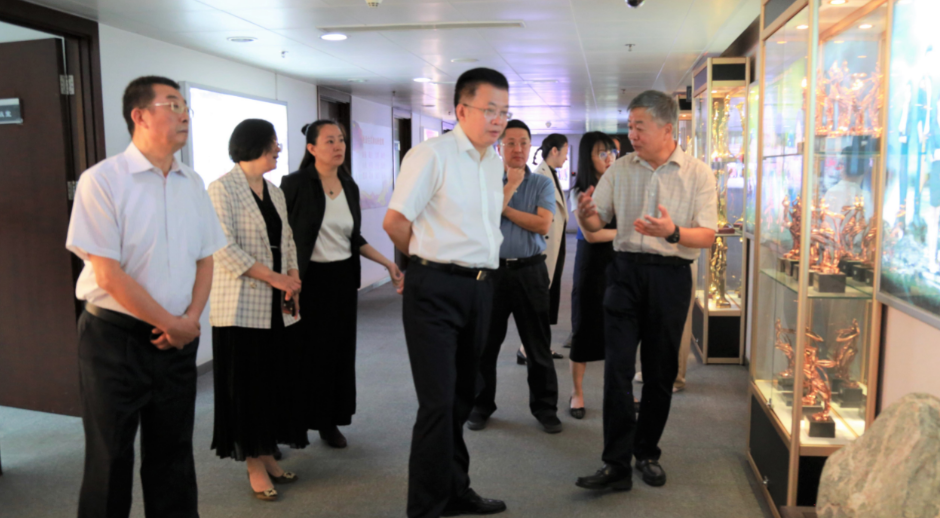 山東省廣播電視(shì)局領導到(dào)山東影視(shì)傳媒集團開(kāi)展專題調研