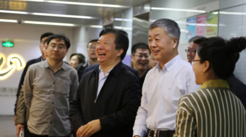 青島市市北區(qū)區(qū)委書記鄭德雁一行到(dào)山東影視(shì)傳媒集團考察調研